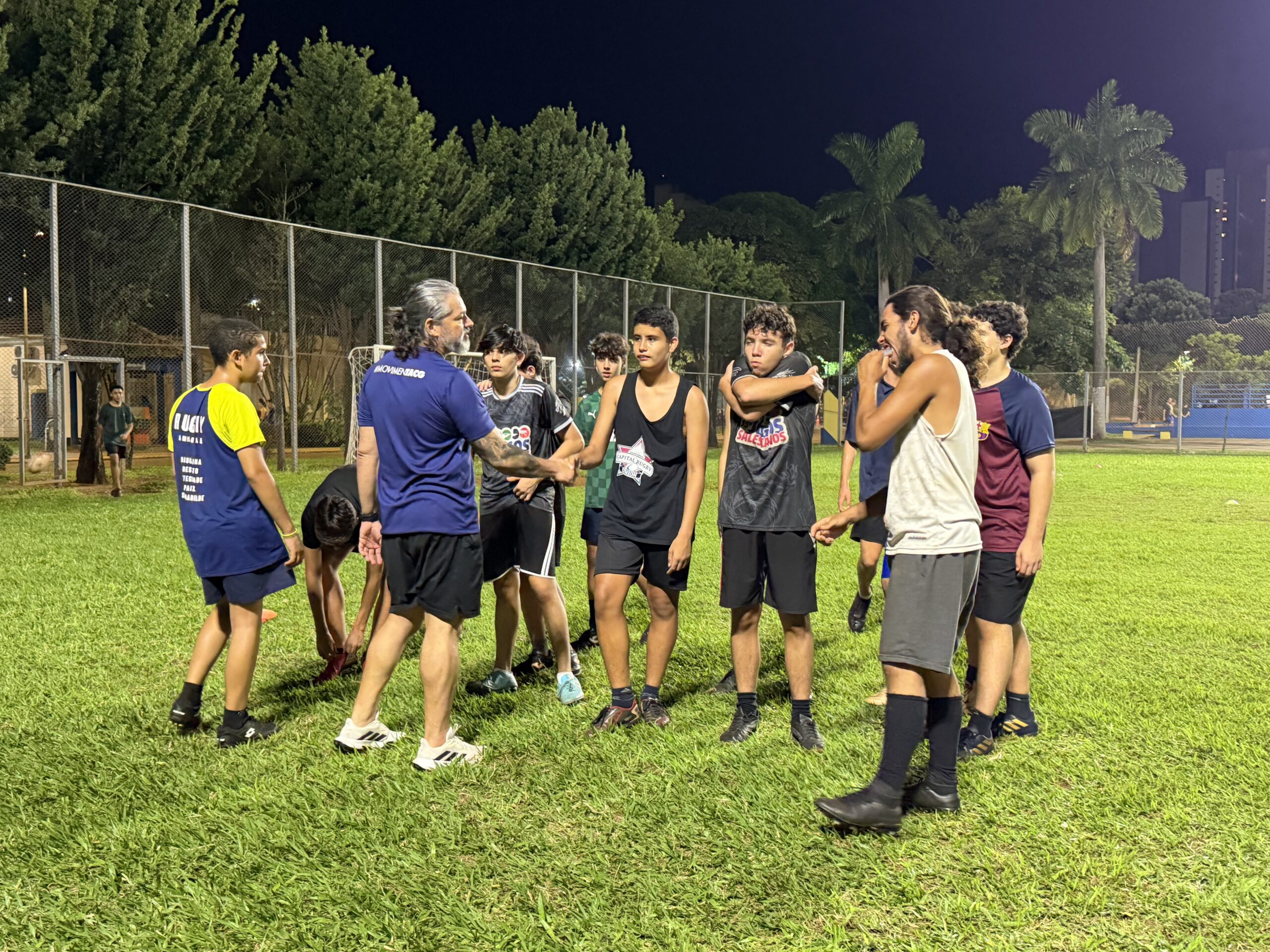 Rugby transforma a vida de jovens em Campo Grande com aulas gratuitas