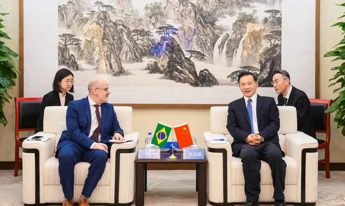 EBC firma parceria estratégica com China Media Group para cooperação jornalística