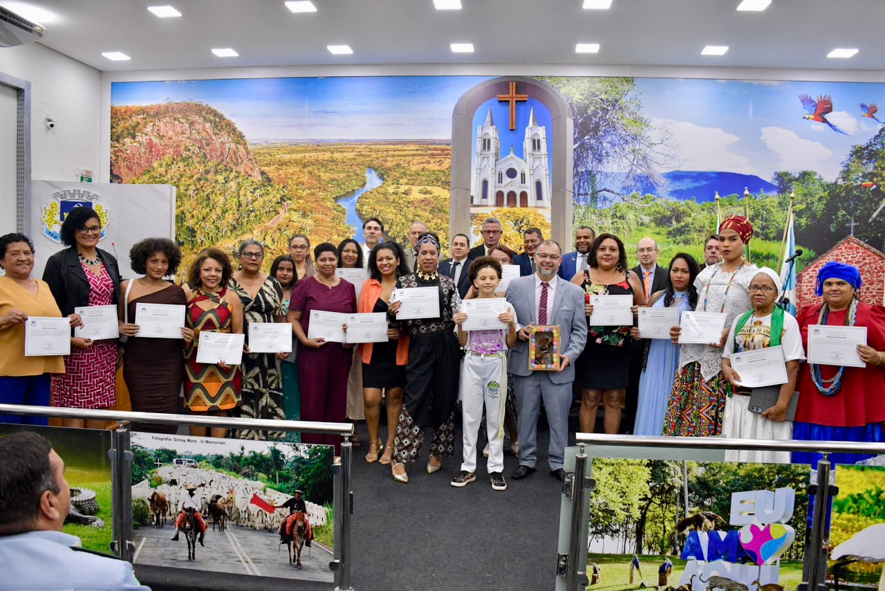 Câmara de Aquidauana homenageia mulheres negras com Moção de Aplauso