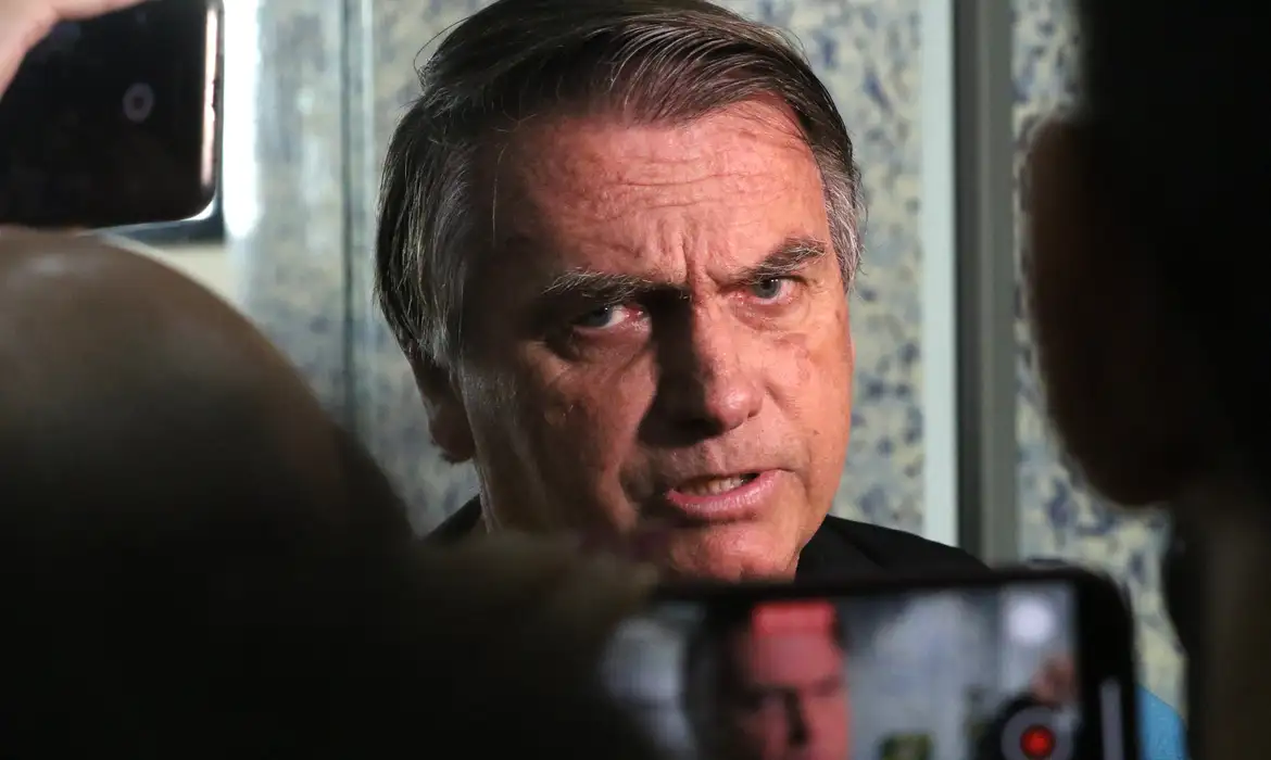 Defesa de Bolsonaro nega que ex-presidente soubesse de vídeo de Eduardo