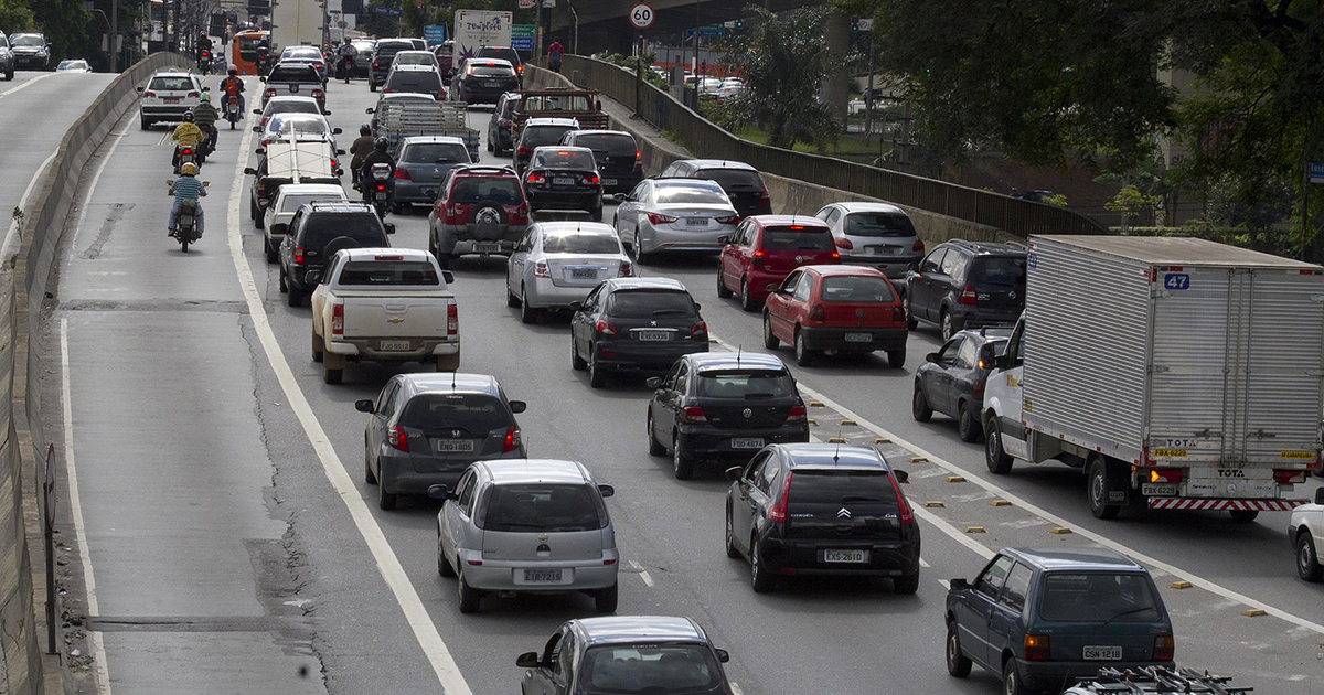 Frota brasileira envelhecida reflete estagnação econômica e desafios setoriais