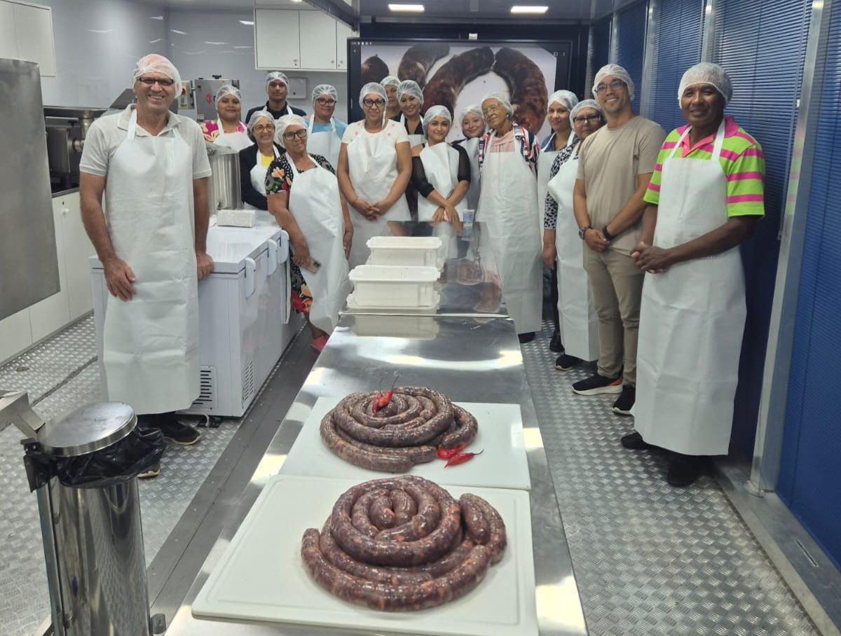 Curso de Linguiça Artesanal na Expogrande Capacita Usuários dos Cras em MS