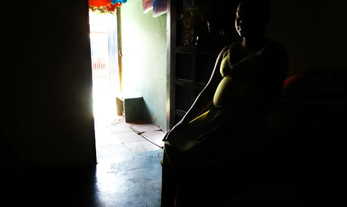 Pré-natal integral é menor entre indígenas e mulheres com baixa escolaridade no Brasil