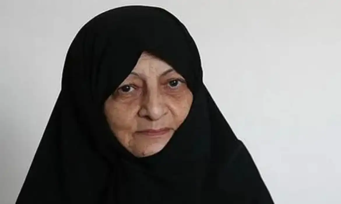 Mulher de Ali Khamenei morre após ataque dos EUA e Israel no Irã