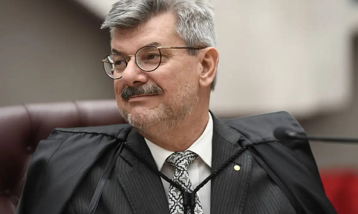 STJ inicia processo e mantém afastamento de ministro acusado de assédio sexual
