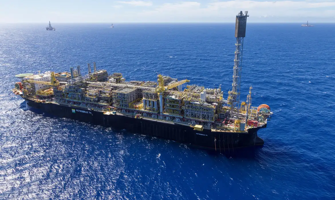 Leilão no pré-sal oferece 23 blocos para exploração de petróleo
