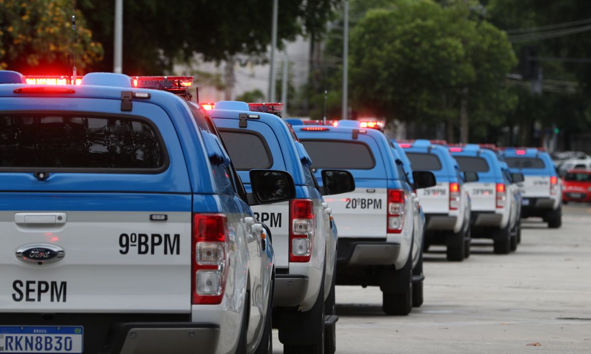 Polícia Militar realiza operação contra o crime na Maré, RJ