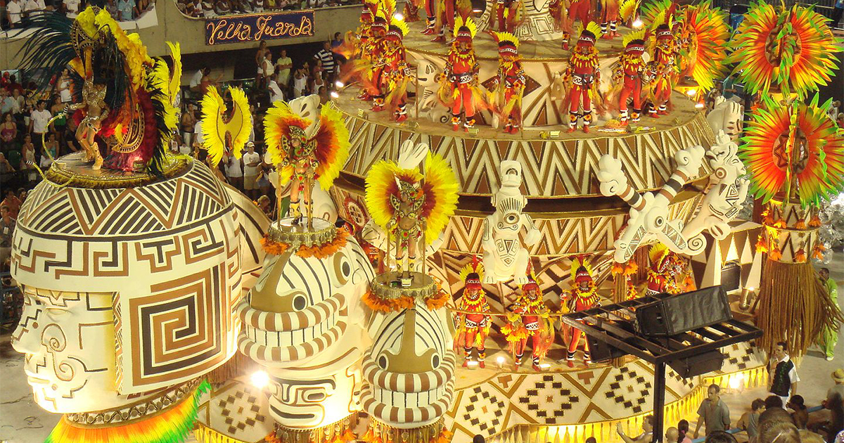 Carnaval impulsiona turismo e fortalece economia criativa no Brasil