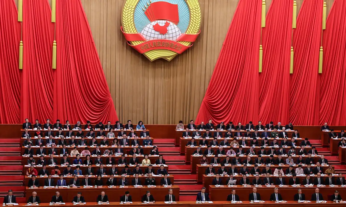 China define meta de crescimento econômico entre 4,5% e 5% para 2024
