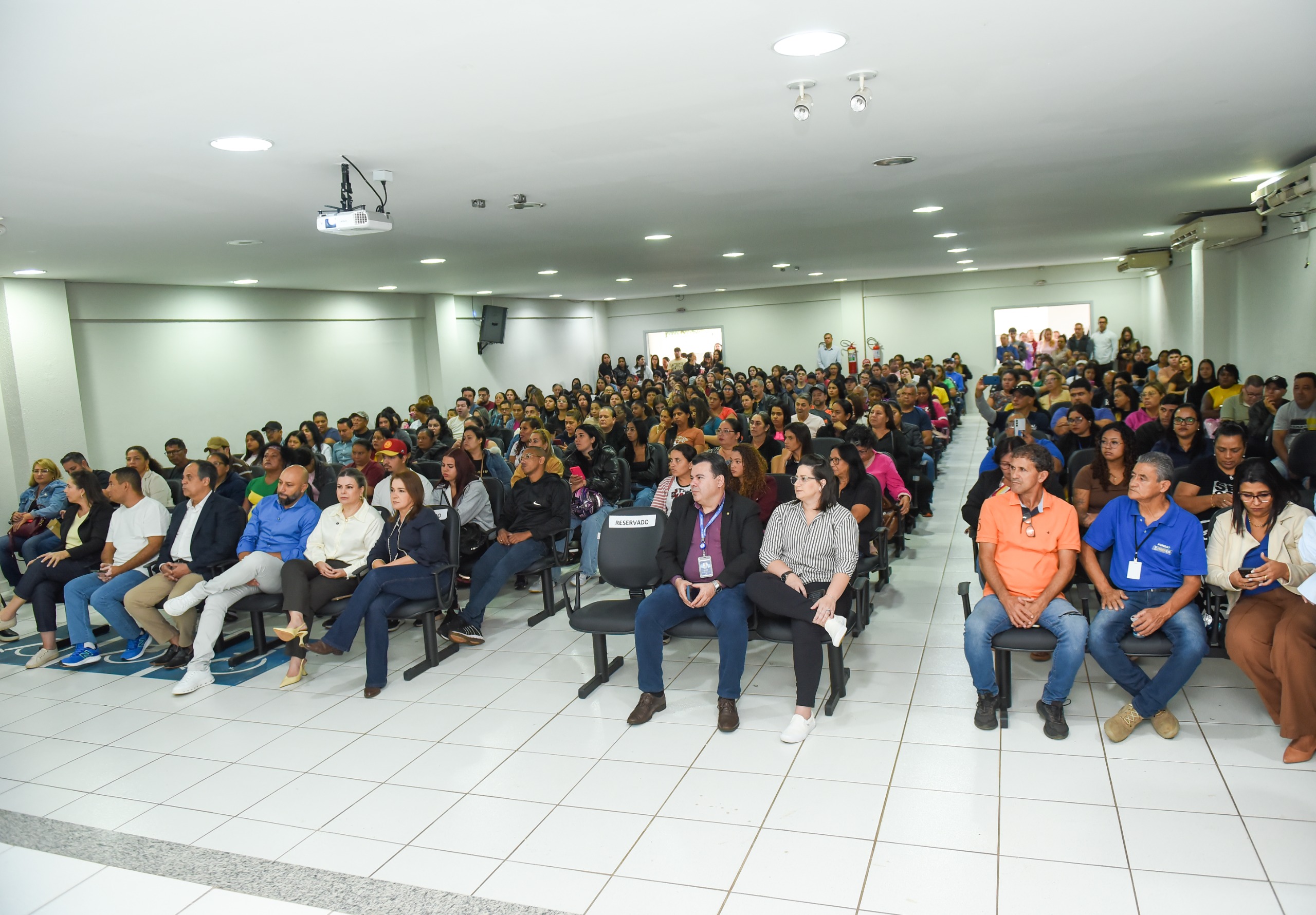 Programa de Inclusão ao Mercado de Trabalho certifica 327 participantes em MS