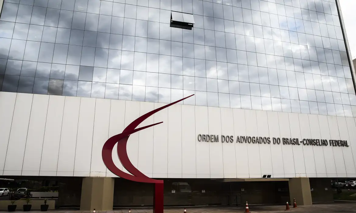 OAB pede encerramento do inquérito das fake news por duração excessiva
