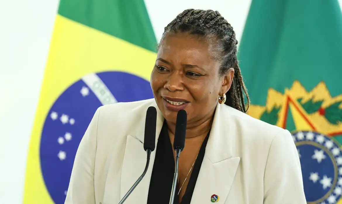 Ministra destaca importância do investimento em arte e educação no Brasil