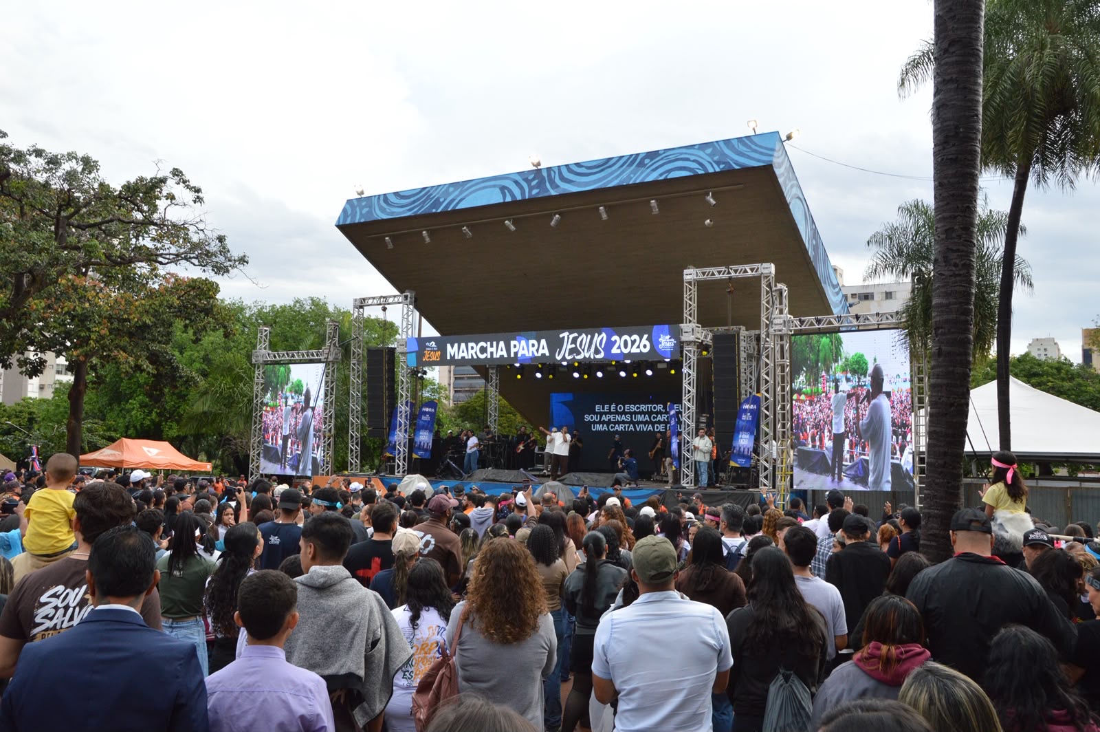 Marcha para Jesus atrai multidão em celebração aos 127 anos de Campo Grande