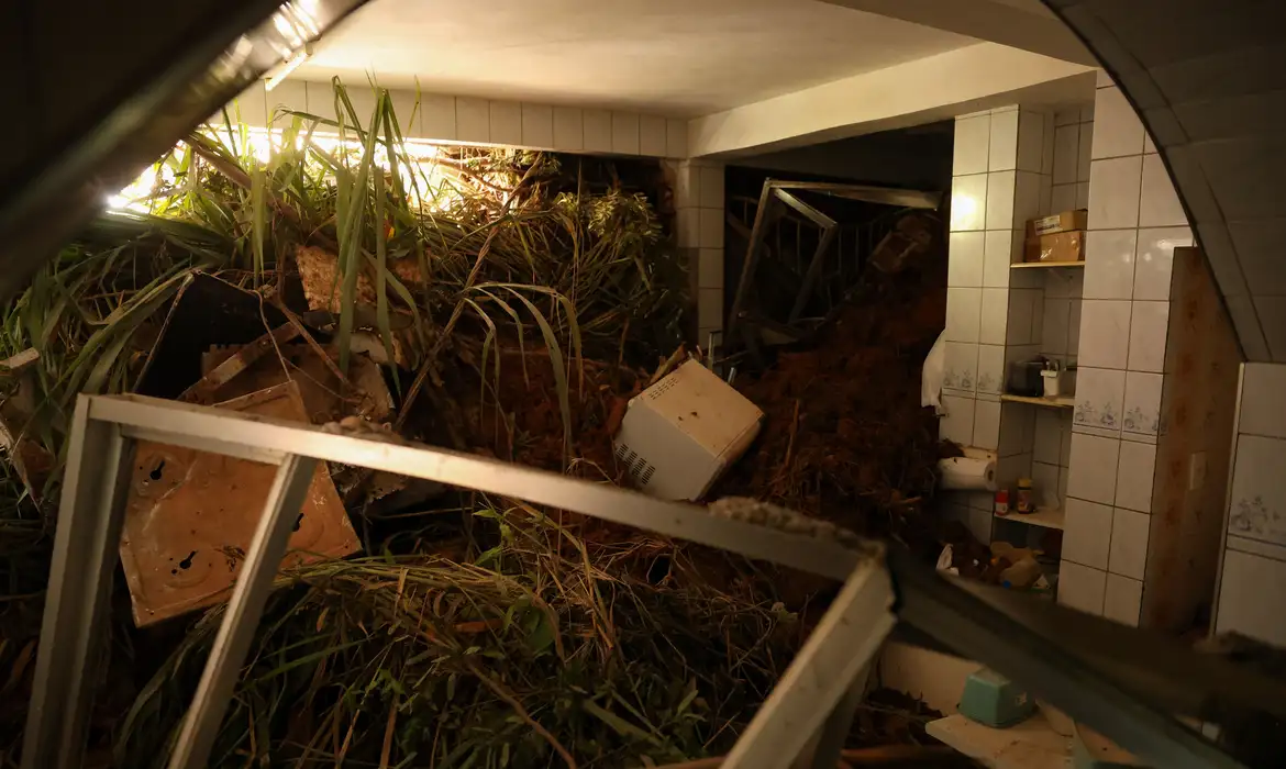 Chuvas intensas causam 64 mortes na Zona da Mata Mineira