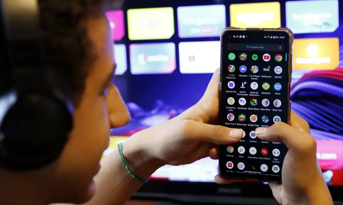 Governo revoga alta de imposto para smartphones e eletrônicos importados