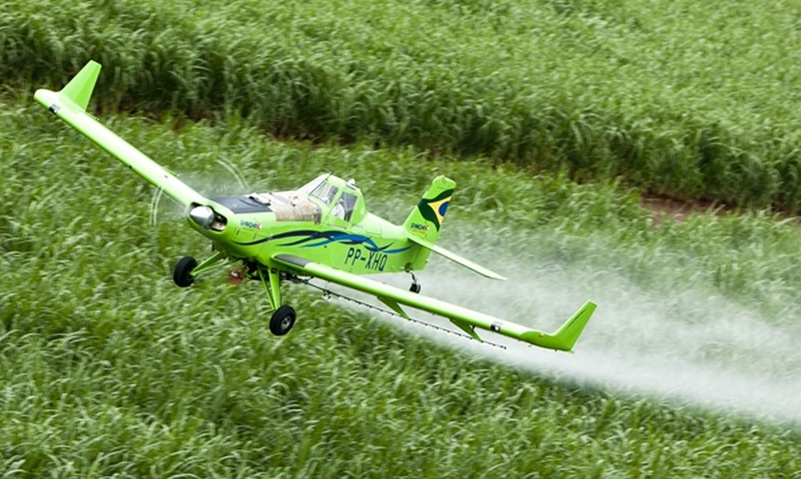 Toxicidade dos agrotóxicos cresce globalmente com Brasil em destaque