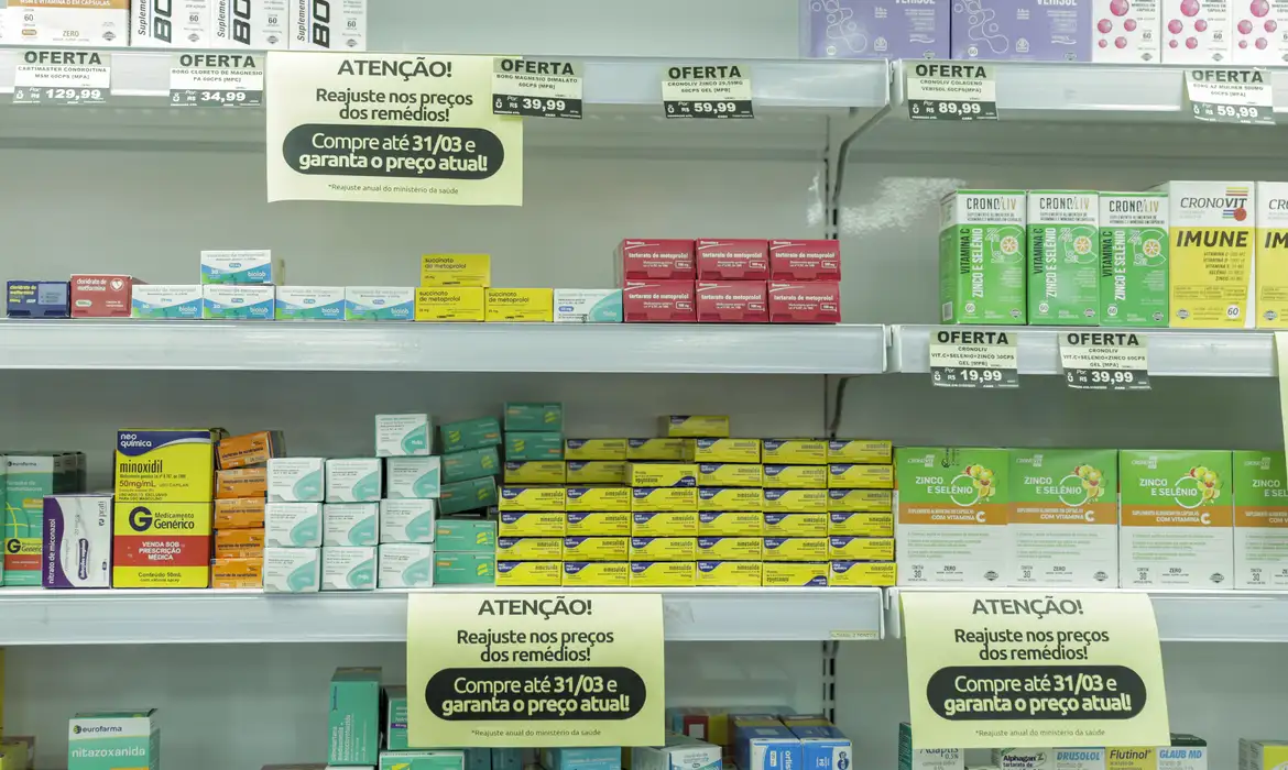 Supermercados estão autorizados a vender medicamentos com farmácias próprias