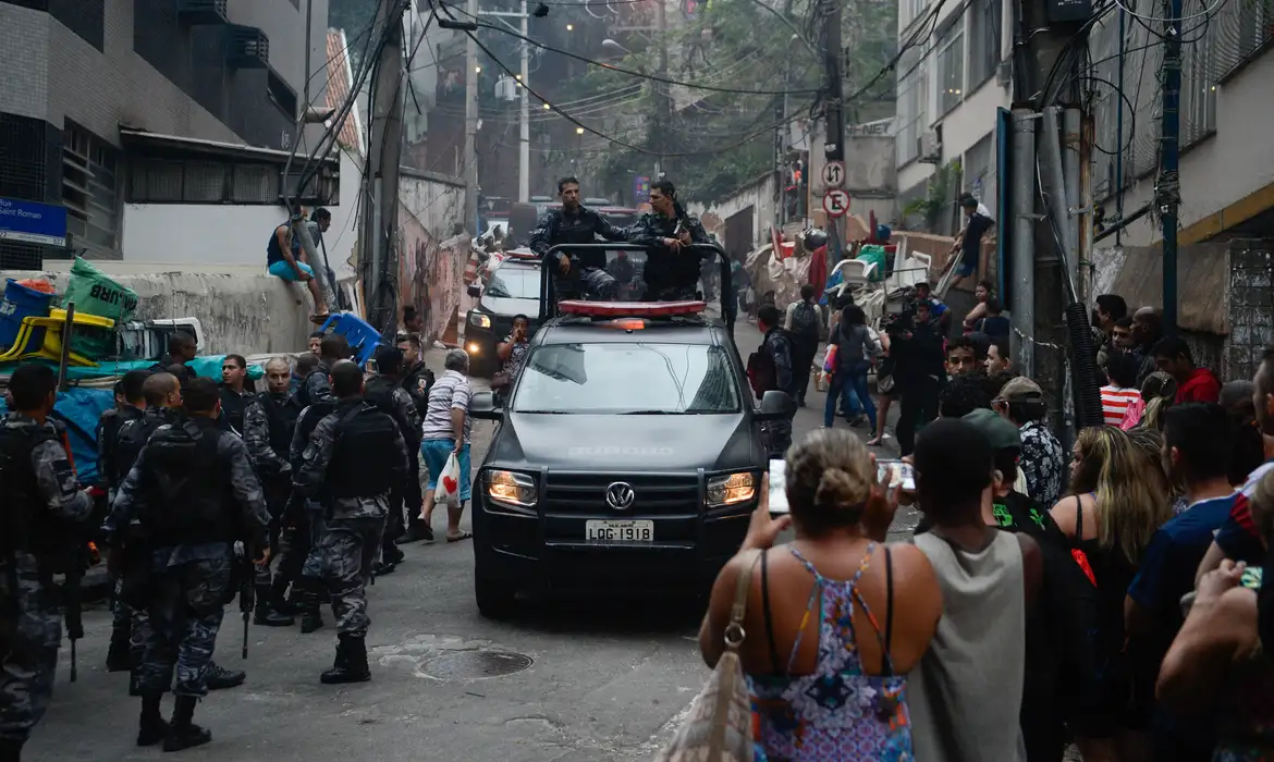 Operações policiais na Maré resultam em 160 mortes em dez anos