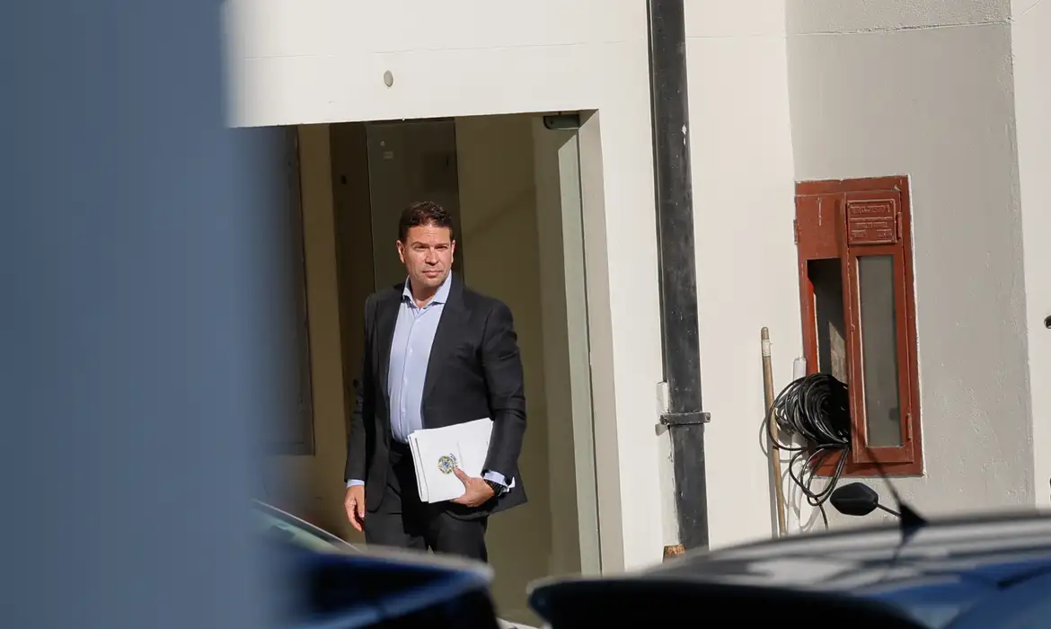 Ex-deputado Alexandre Ramagem é detido pelo ICE nos Estados Unidos
