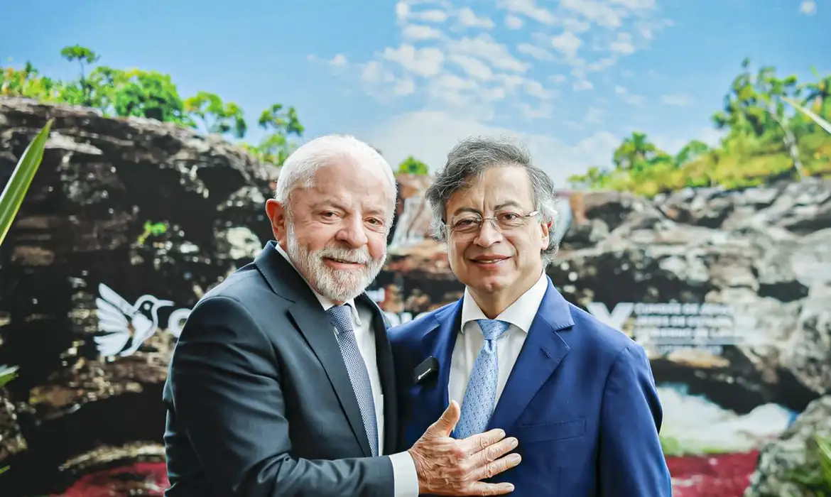 Lula e Petro reforçam diálogo sobre multilateralismo na CELAC