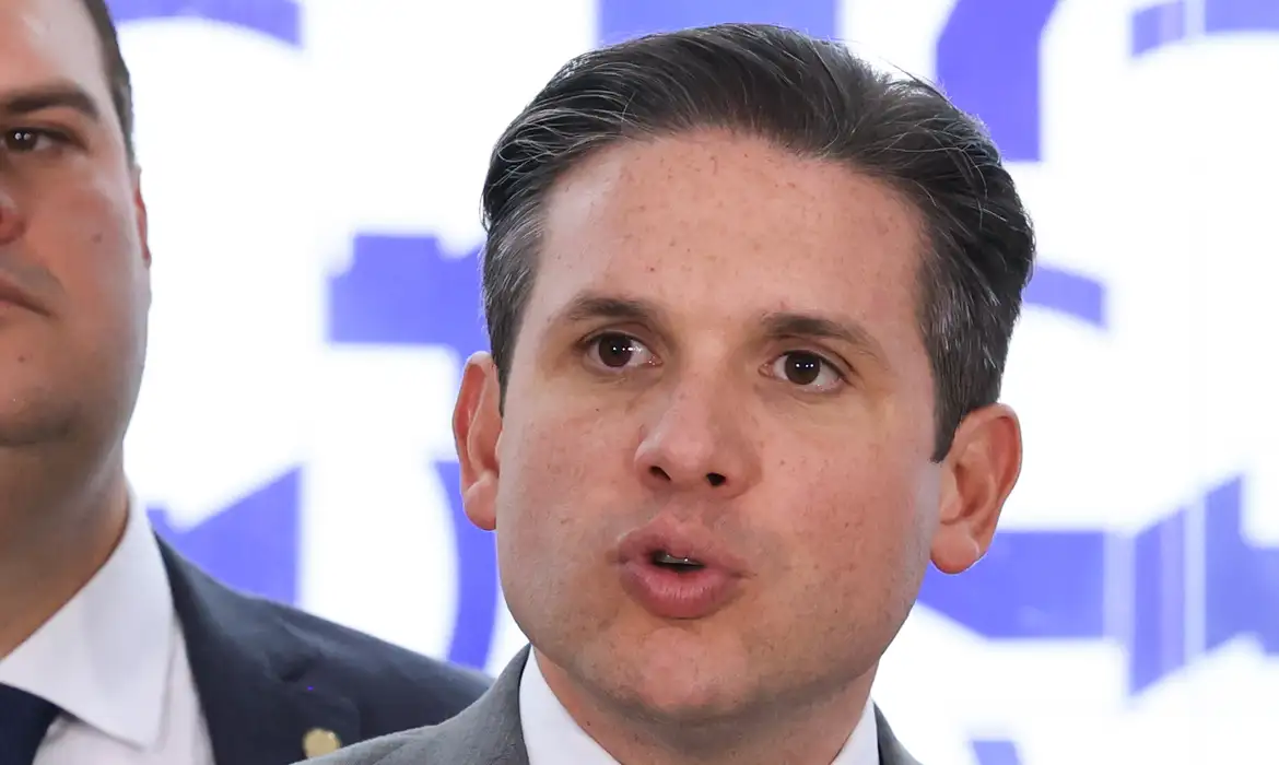 Câmara discutirá PEC para acabar com escala 6x1 e reduzir jornada de trabalho