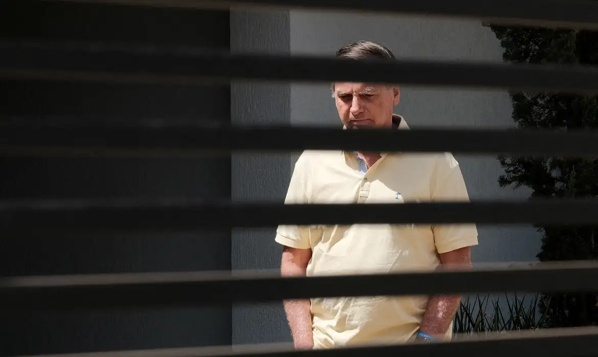 PGR apoia prisão domiciliar humanitária para Bolsonaro por saúde