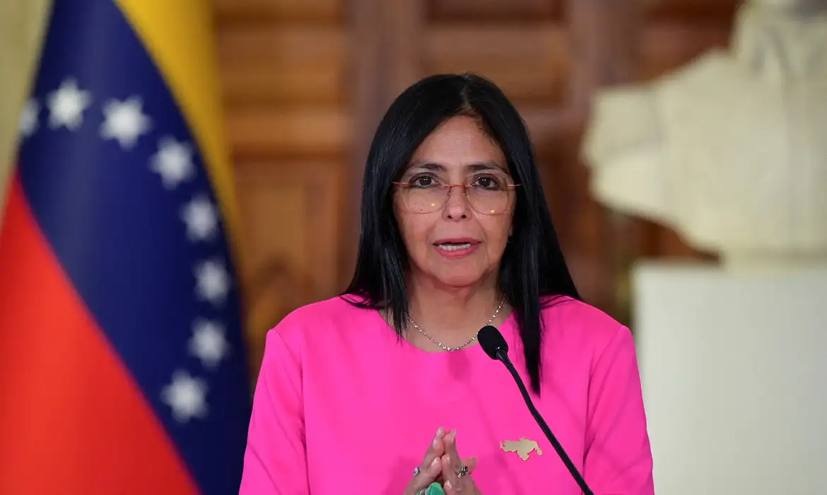 Venezuela pede fim das sanções dos EUA em reunião com Colômbia
