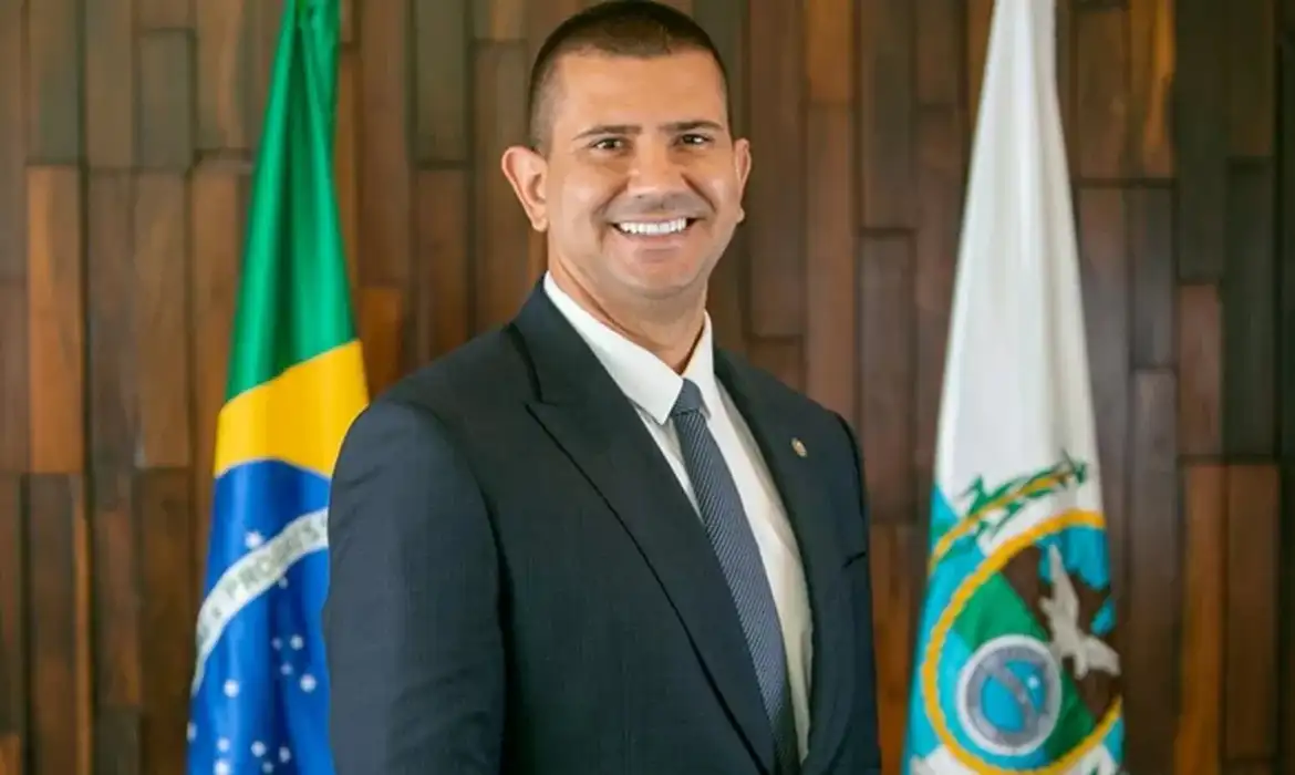 Douglas Ruas assume presidência da Alerj e governo do Rio de Janeiro