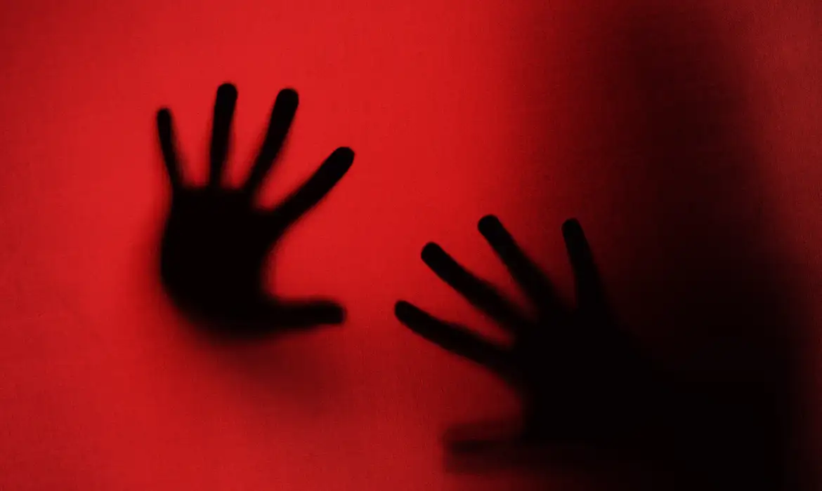 Entenda agravantes e penas do crime de estupro no Brasil