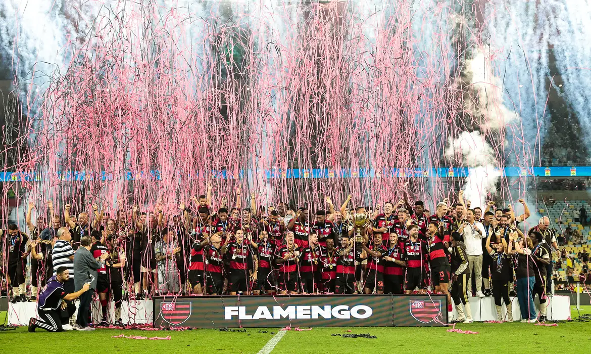 Flamengo conquista tricampeonato carioca após vitória nos pênaltis