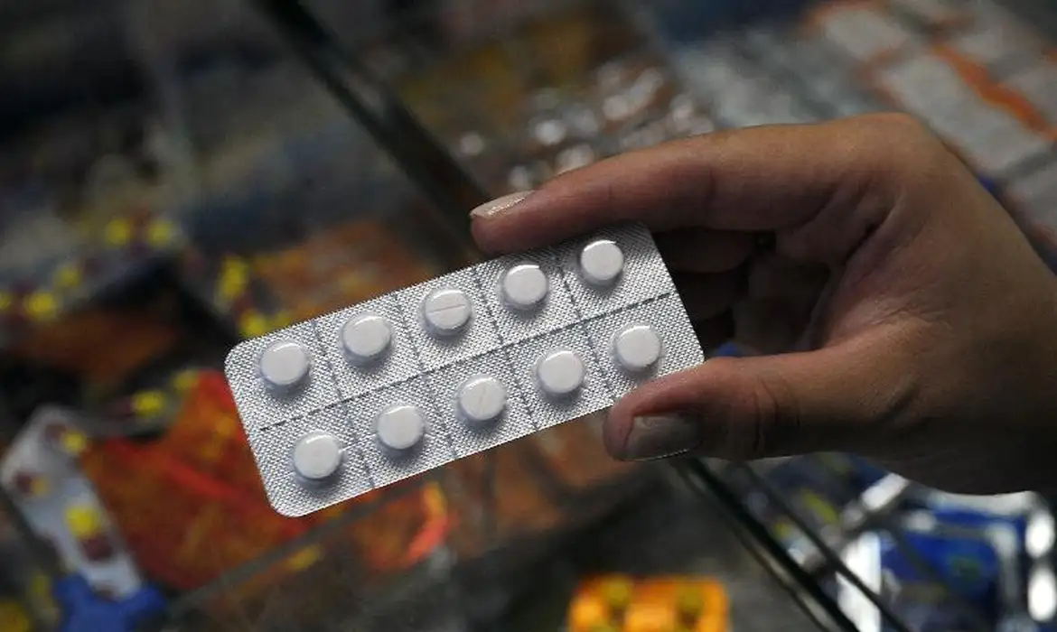 Anvisa determina recolhimento de lote de dipirona por desvio de qualidade