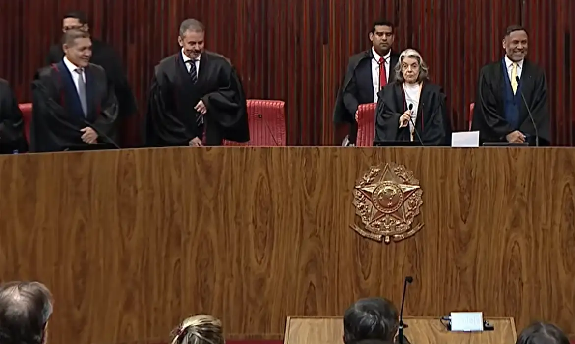 TSE analisa inelegibilidade de Cláudio Castro por abuso eleitoral