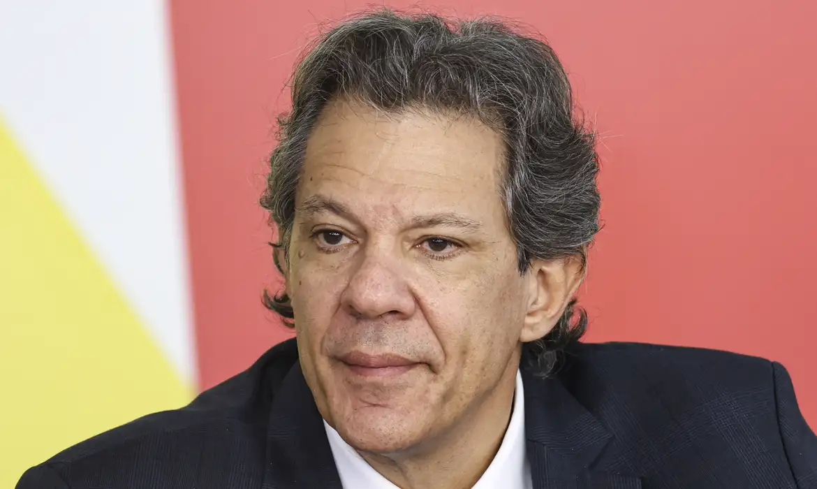 Haddad propõe mudança no ICMS para conter alta dos combustíveis