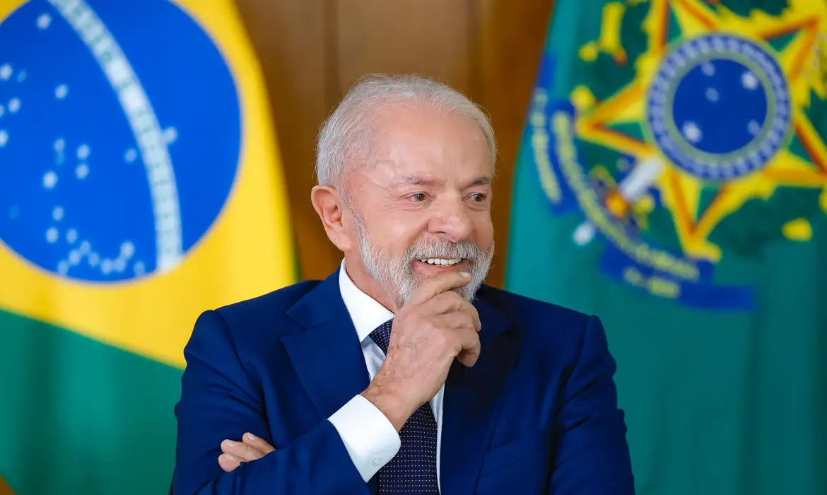 Governo envia ao Congresso projeto para acabar com escala 6x1 e reduzir jornada