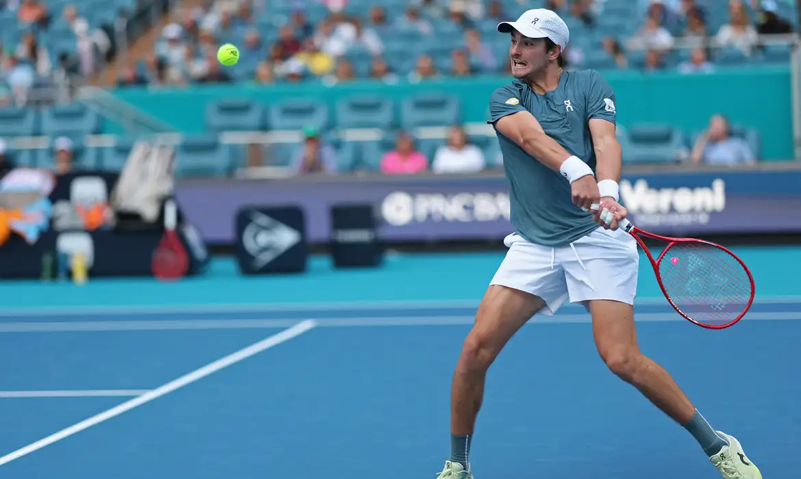 João Fonseca é derrotado por Carlos Alcaraz no Masters de Miami