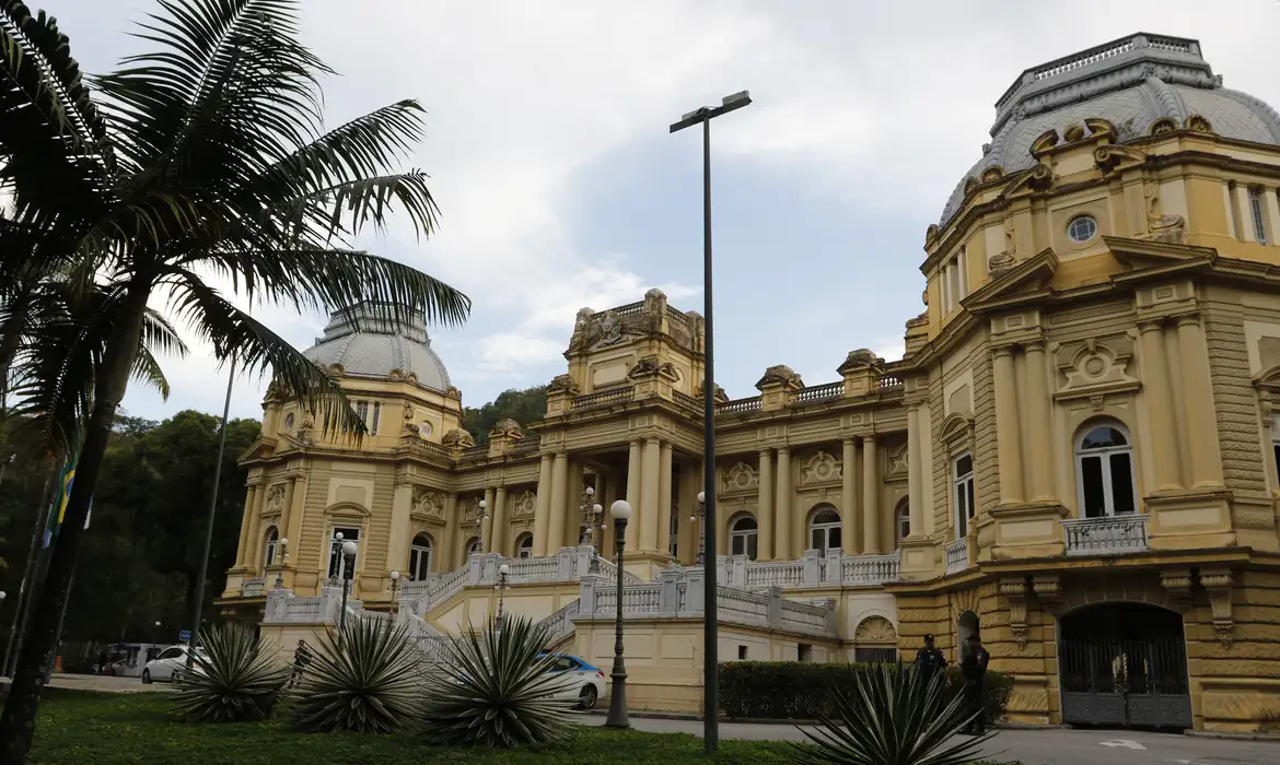 STF forma maioria pró-eleições indiretas para governo do Rio de Janeiro