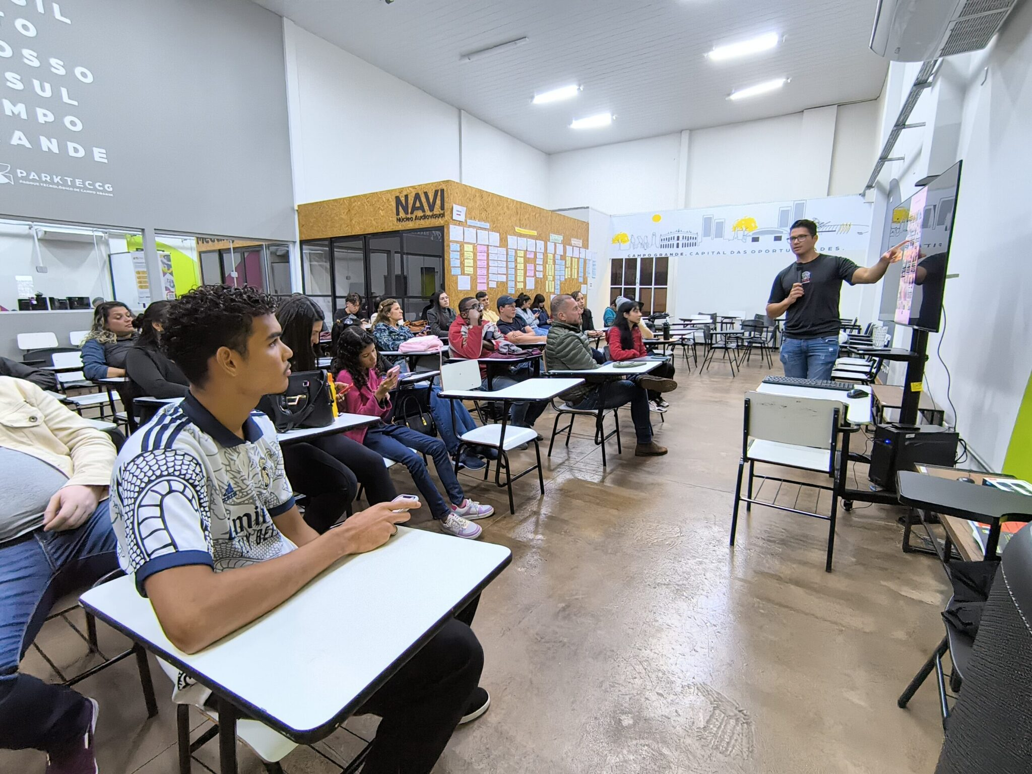 Curso Gratuito da Sejuv Ensina Uso de Inteligência Artificial no Trabalho