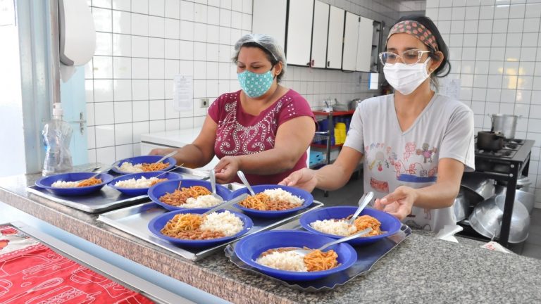 Prefeitura de Campo Grande convoca merendeiros e auxiliares temporários