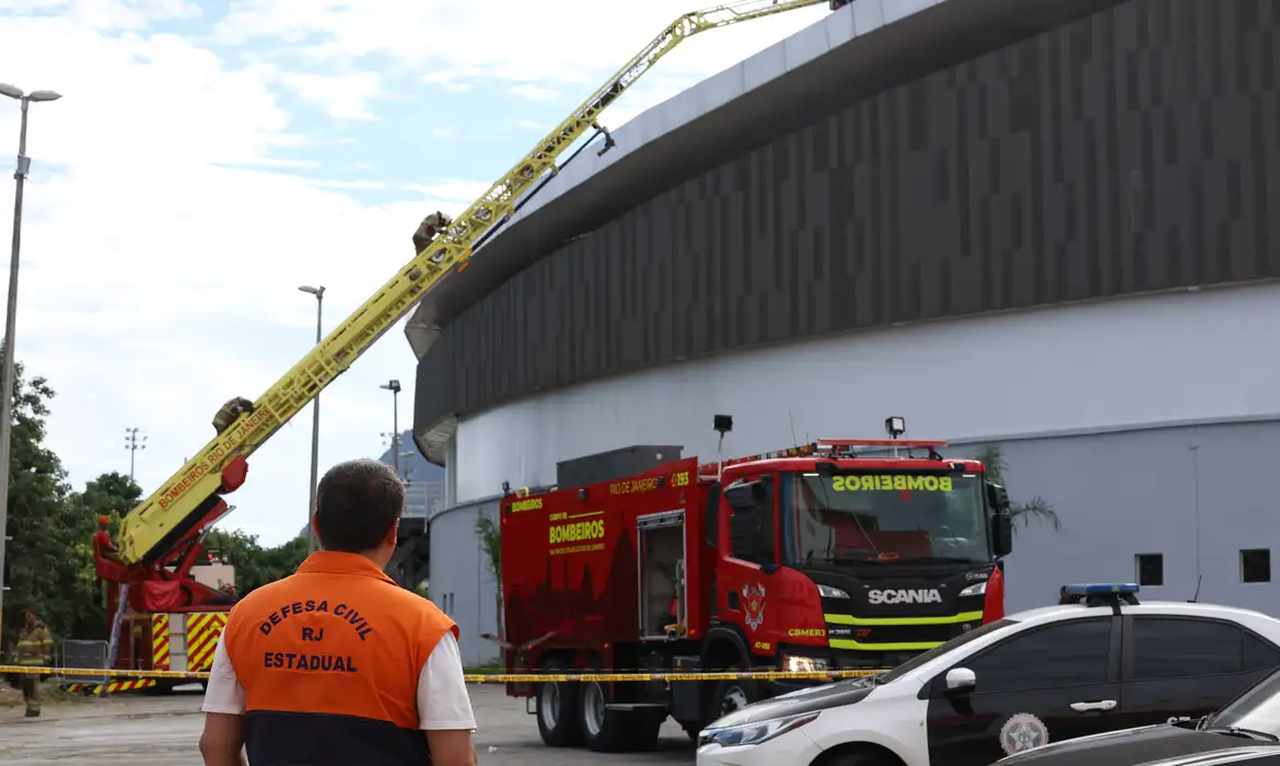 Incêndio no Velódromo do Rio é controlado sem danos à pista de ciclismo