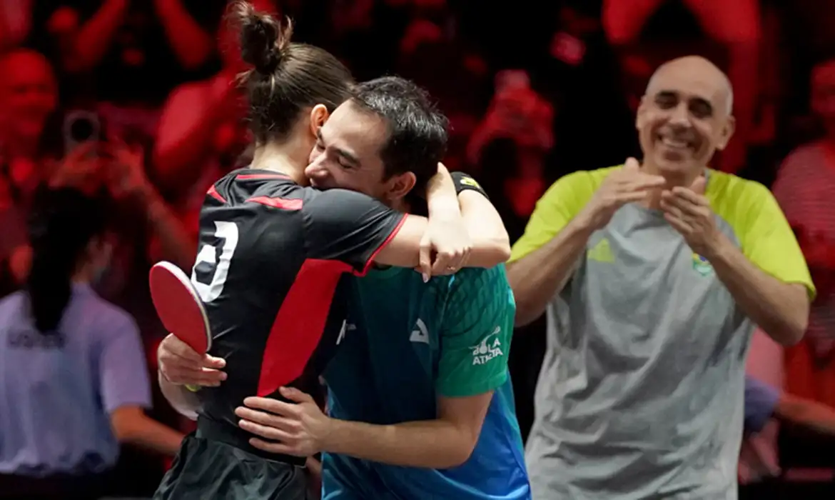 Brasileiros Calderano e Takahashi conquistam título inédito no Smash