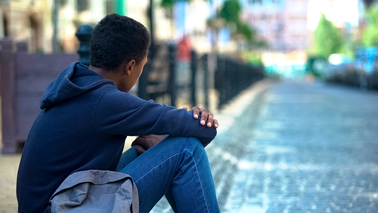Estudo revela que tempo livre sem supervisão aumenta delinquência juvenil