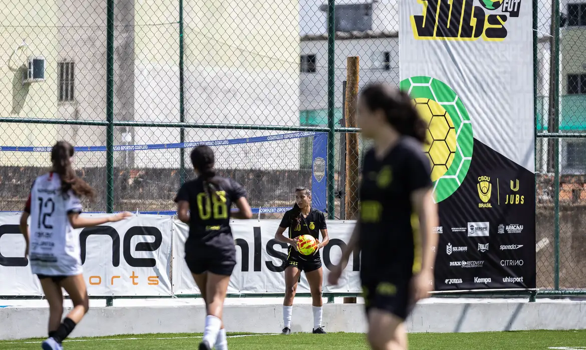 Jogos Universitários de Futebol reúnem 1,5 mil atletas em Aracaju