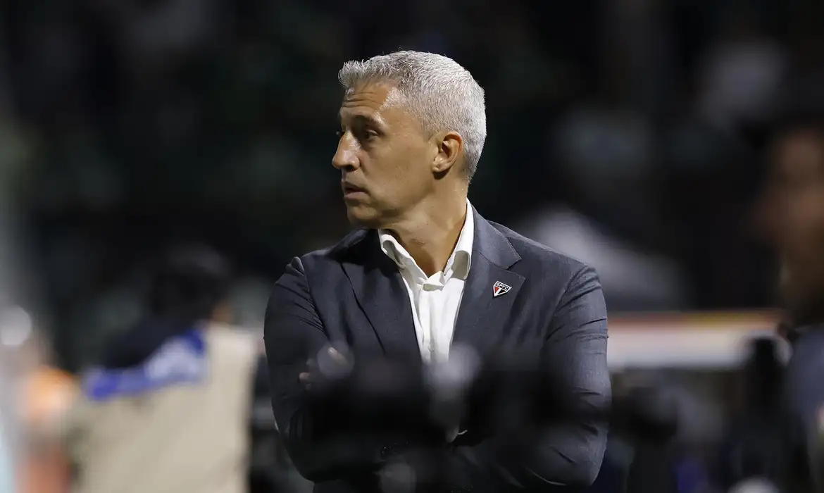 São Paulo anuncia saída do técnico Hernán Crespo em 2026