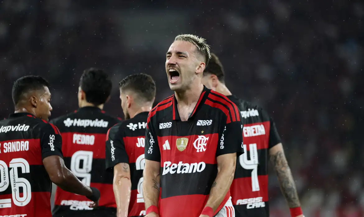 Flamengo vence Remo por 3 a 0 e avança ao G4 do Brasileirão