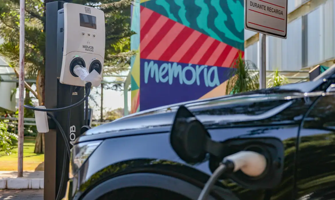 Vendas de veículos novos crescem 4,13% em fevereiro no Brasil