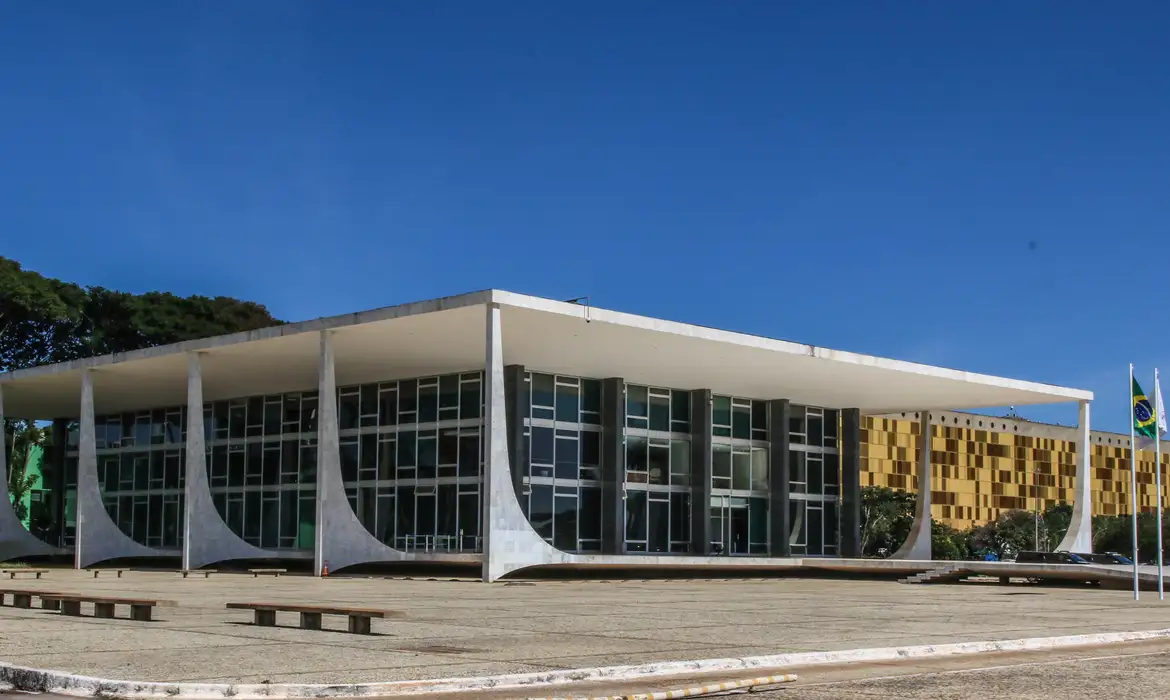 STF anula lei do Escola Sem Partido em Santa Cruz do Paraná