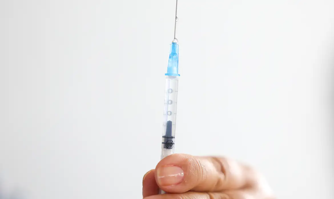 Vacinação contra HPV ainda deixa milhões de adolescentes vulneráveis