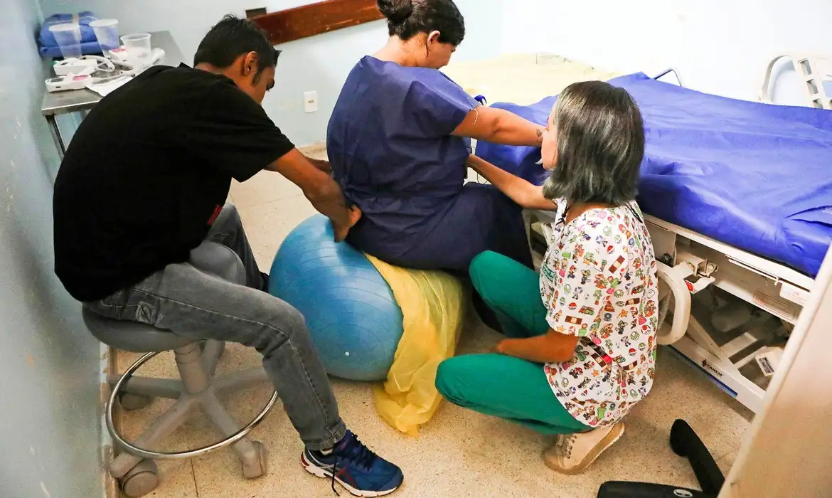 Regulamentação da Doula amplia integração e humanização no SUS