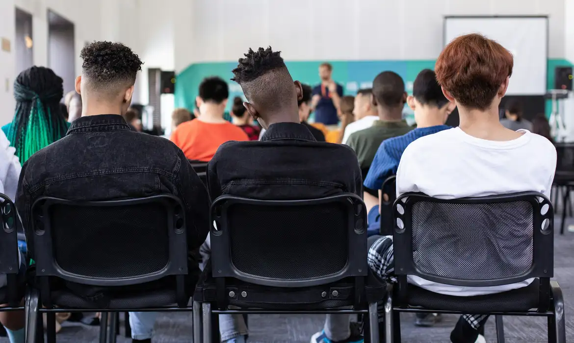 Censo 2024: Metade dos Alunos Cotistas em Federais Conclui Graduação