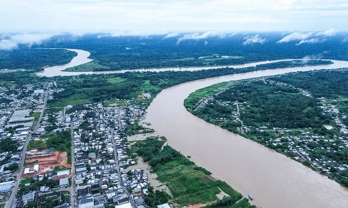 Defesa Civil declara emergência em seis cidades do Acre devido às fortes chuvas